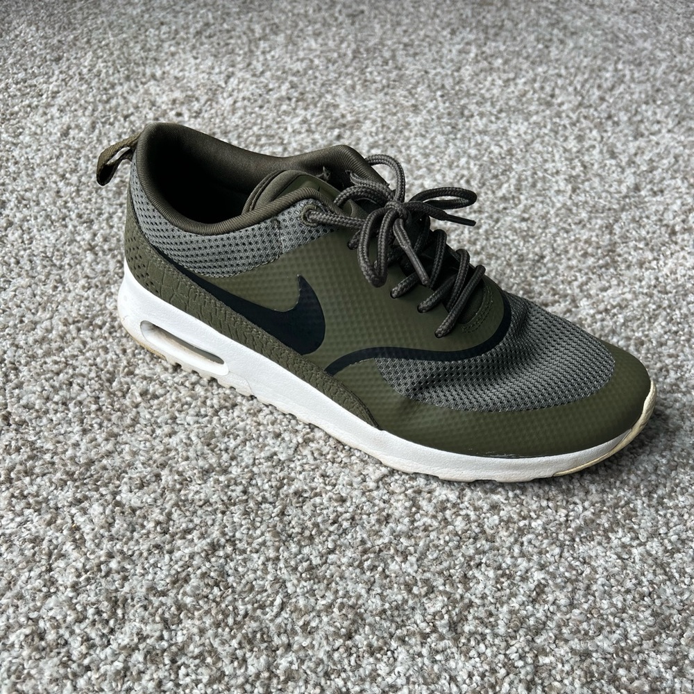 NIKE Air Max Thea Olive - Sz 8